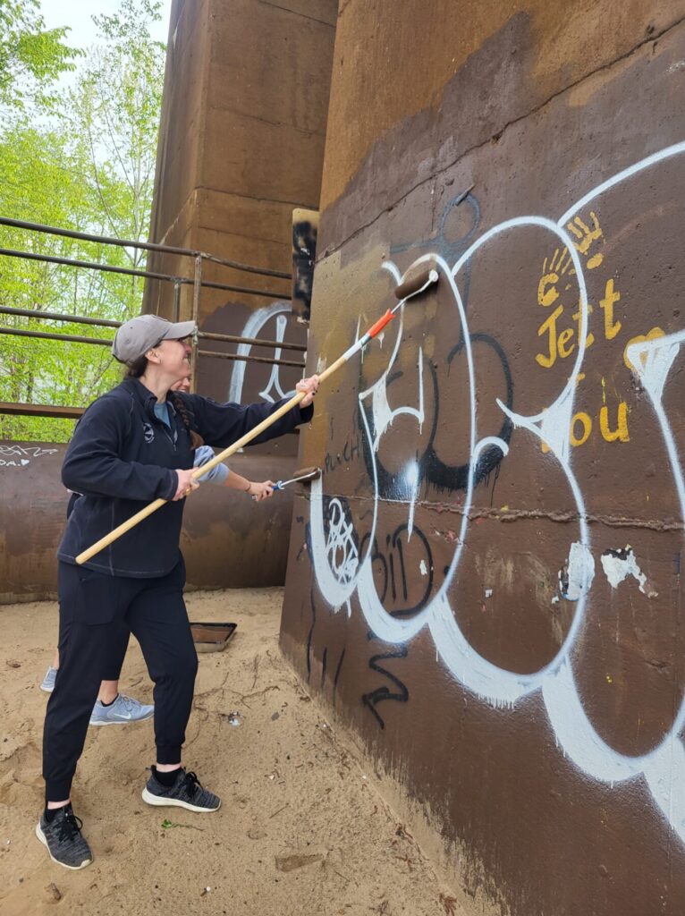 painting over grafitti